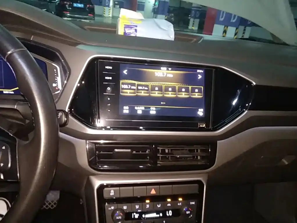 Volkswagen T-Cross — миниатюра 13