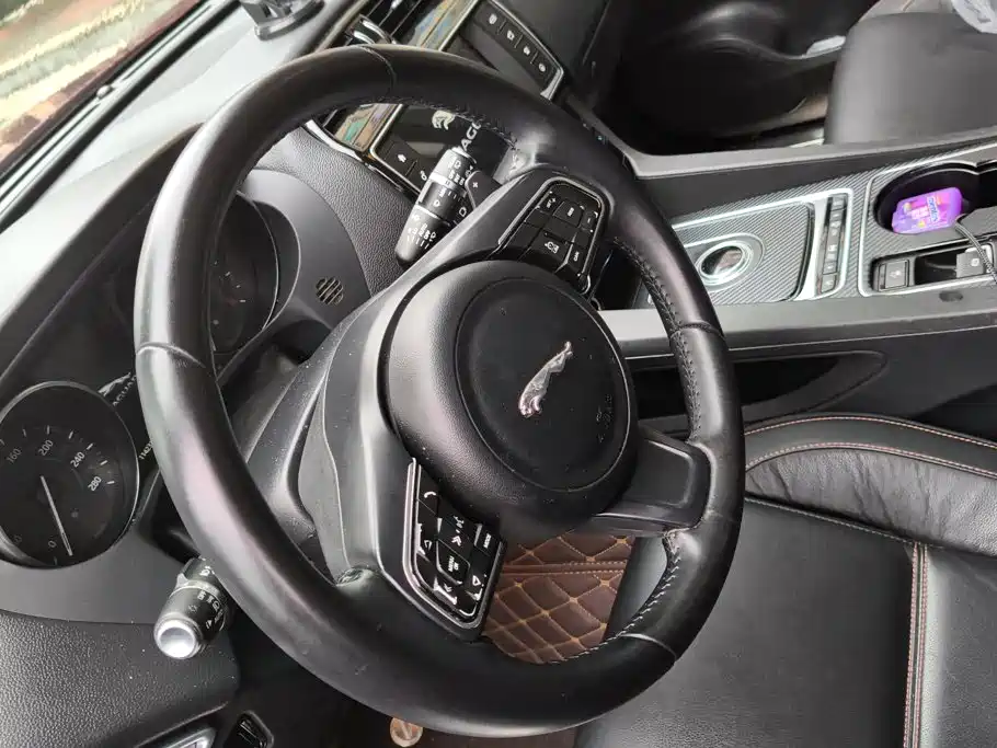 Jaguar F-PACE — миниатюра 15