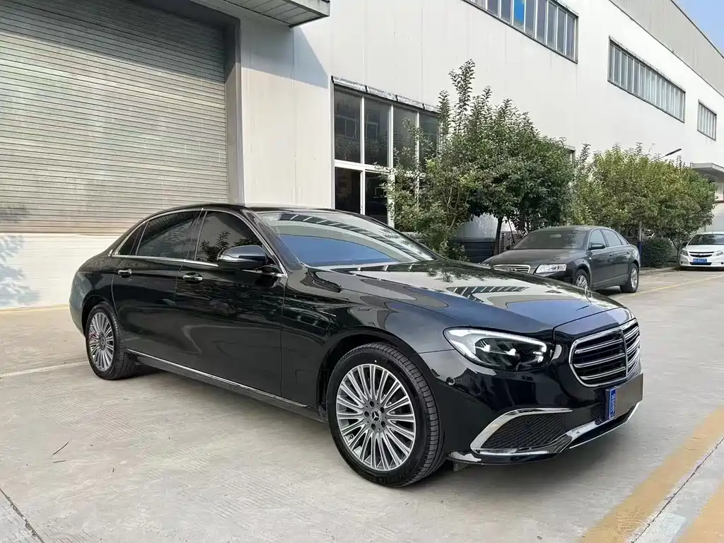 Mercedes-Benz E-Class — миниатюра 3