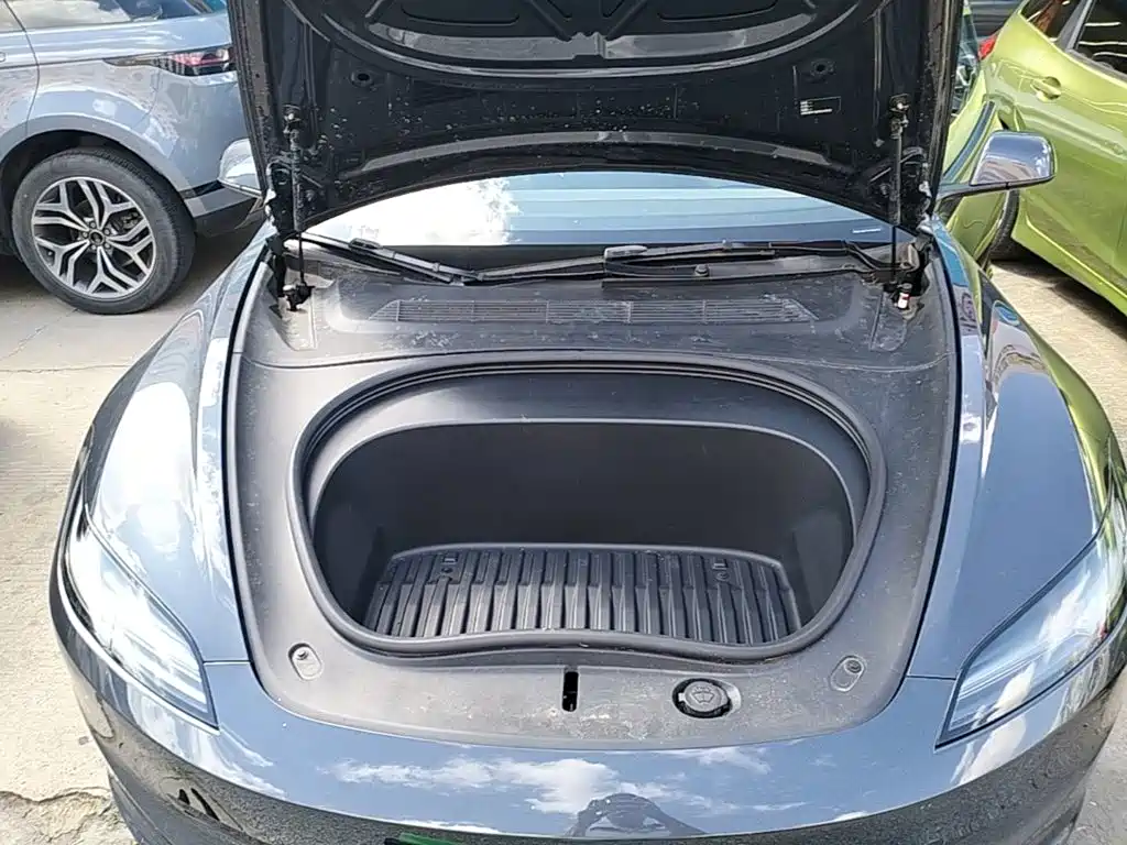Tesla Model 3 — миниатюра 20