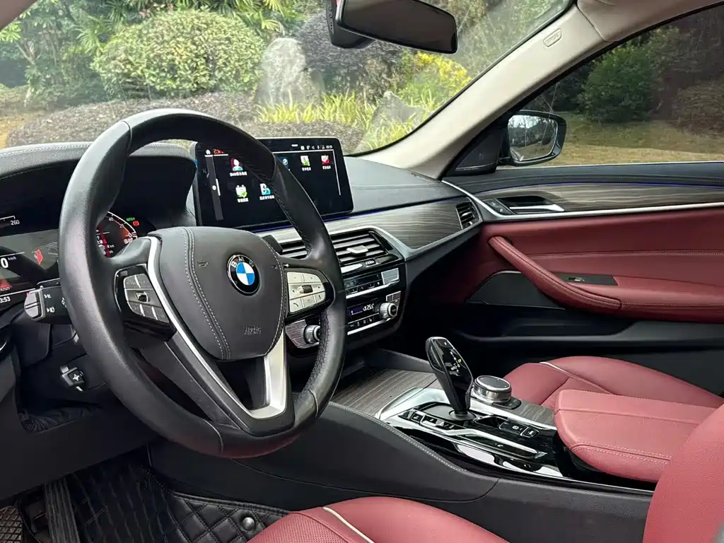 BMW 5 Series — миниатюра 8