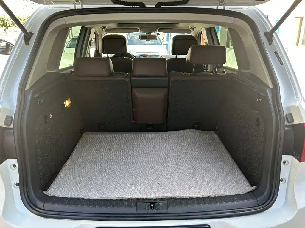 Volkswagen Tiguan — миниатюра 6