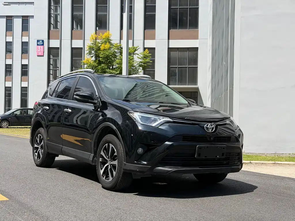 Toyota RAV4 — миниатюра 3