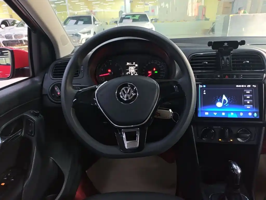 Volkswagen Polo — миниатюра 11