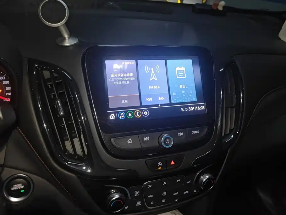 Chevrolet Equinox — миниатюра 13