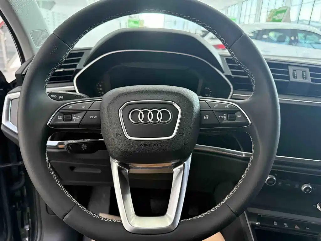 Audi Q3 — миниатюра 12