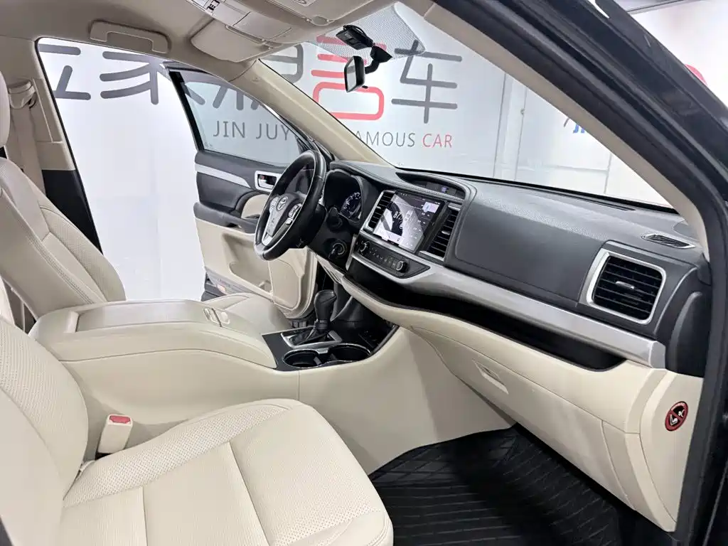 Toyota Highlander — миниатюра 17