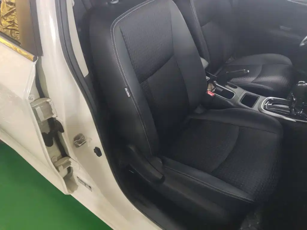 Nissan Tiida — миниатюра 25