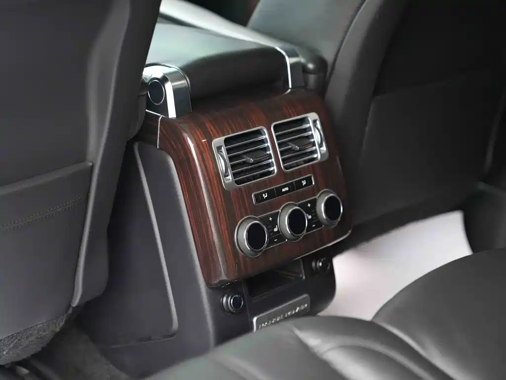 Land Rover Range Rover — миниатюра 13
