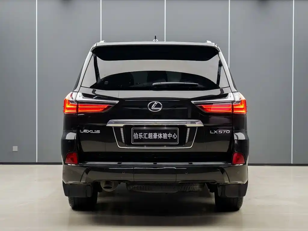 Lexus LX — миниатюра 6