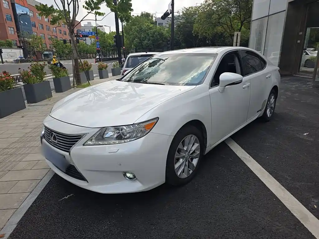 Lexus ES — миниатюра 2