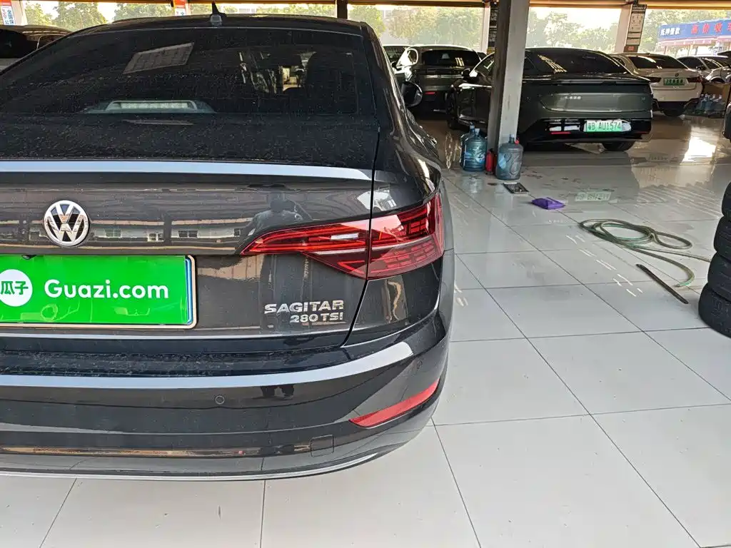 Volkswagen Sagitar — миниатюра 24