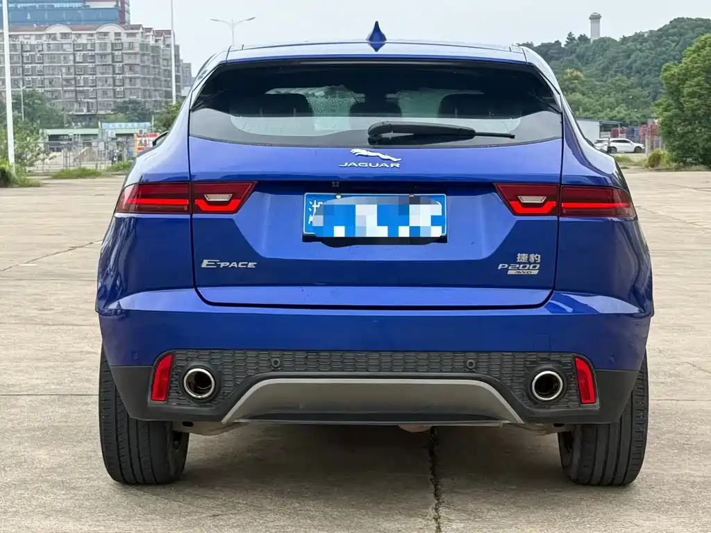 Jaguar E-PACE — миниатюра 5