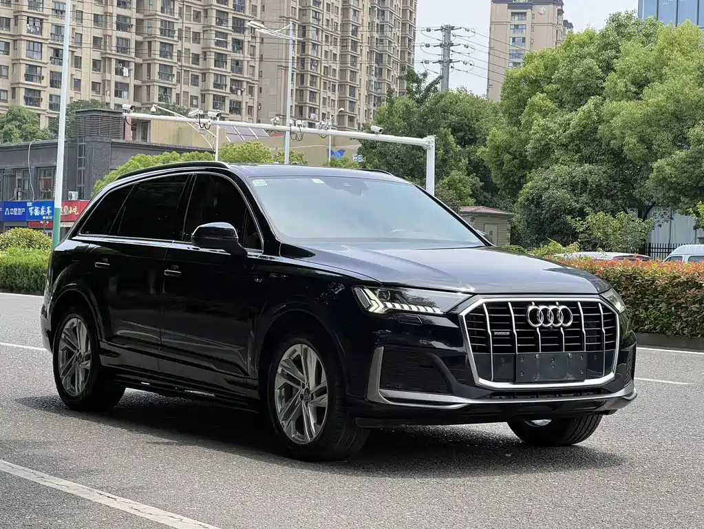 Audi Q7 2021 45 TFSI quattro S line Sport