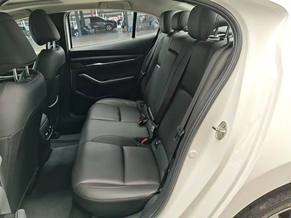 Mazda 3 Axela — миниатюра 17