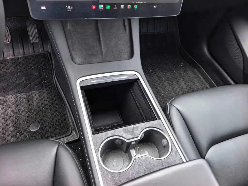Tesla Model 3 — миниатюра 15