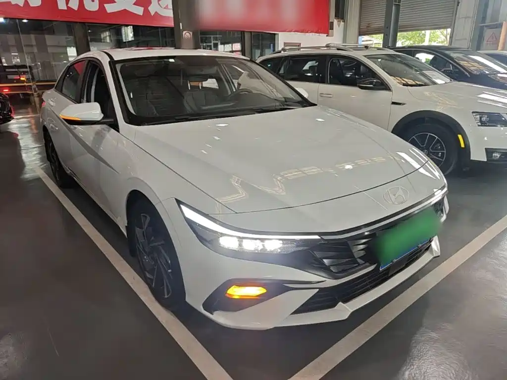 Hyundai Elantra — миниатюра 4