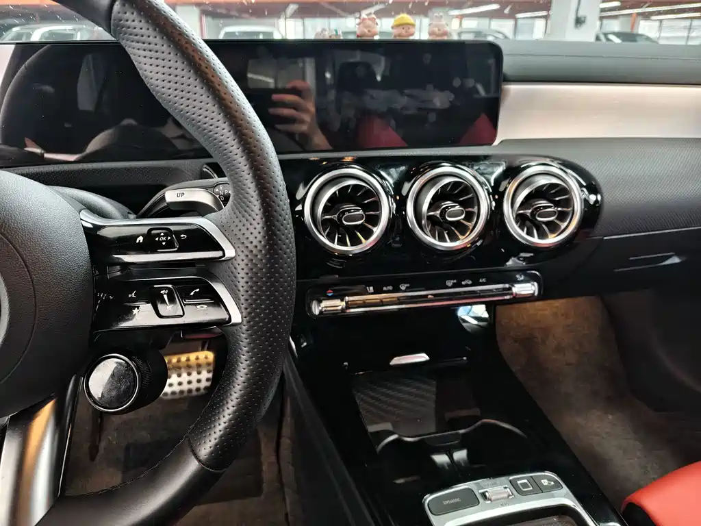 Mercedes-Benz CLA AMG — миниатюра 8