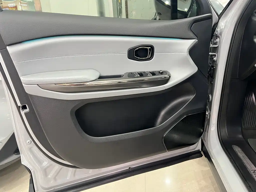 NIO ES6 — миниатюра 8