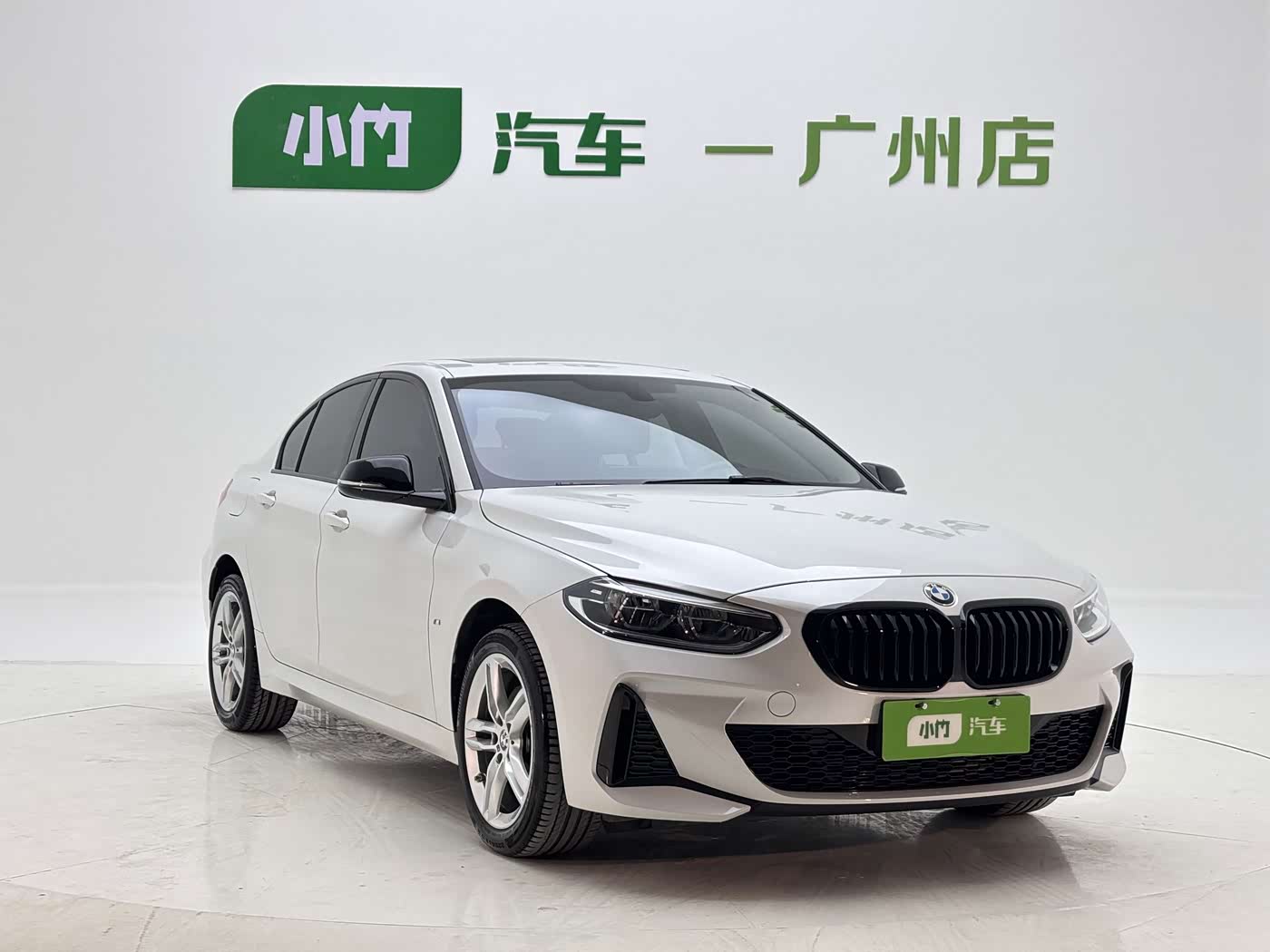 BMW 1 Series 1.5 л 2023 г. Белый, пробег 11000 км