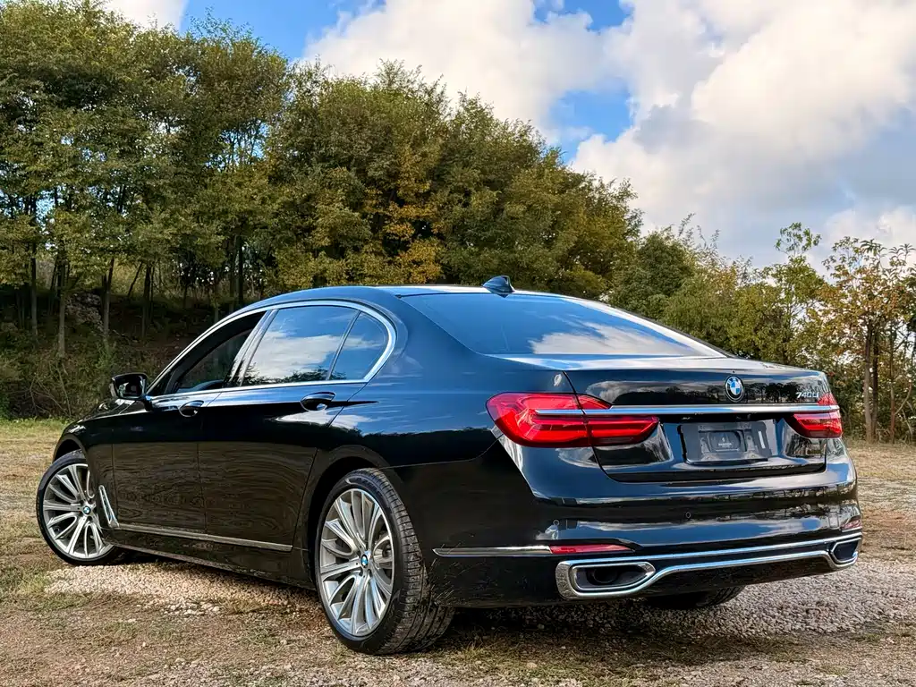 BMW 7 SERIES