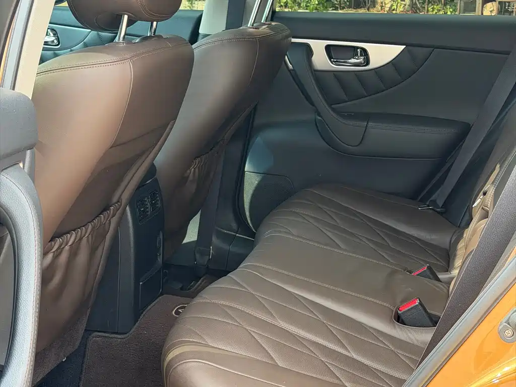 Infiniti FX — миниатюра 15