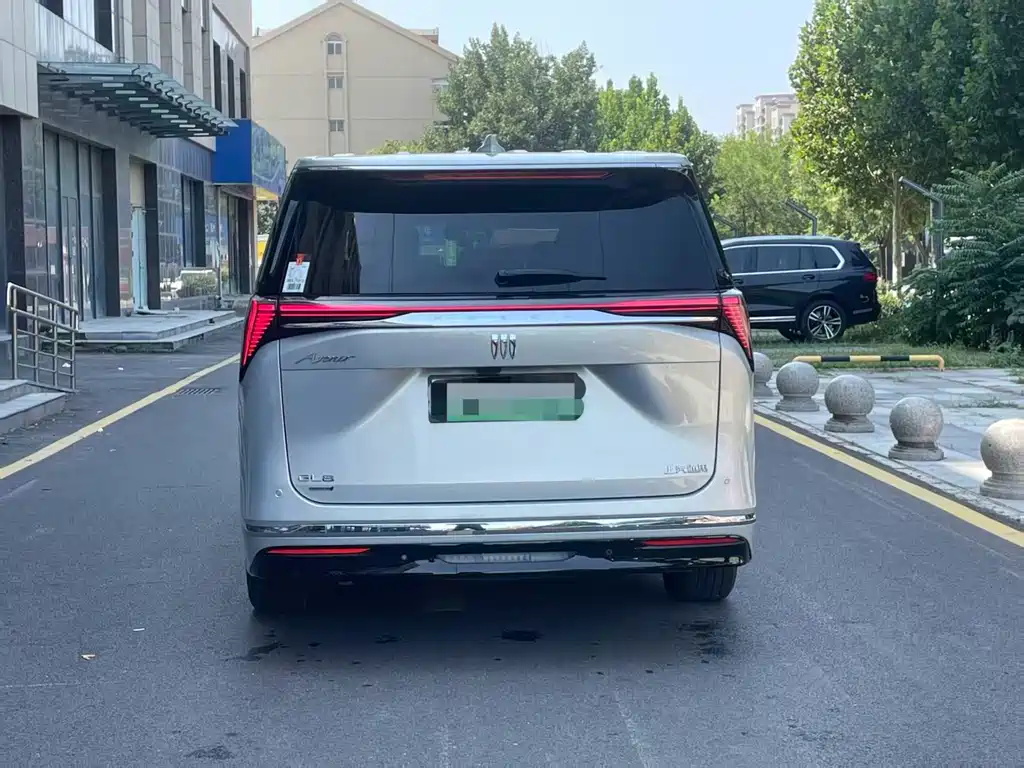 Buick GL8 Hybrid — миниатюра 5