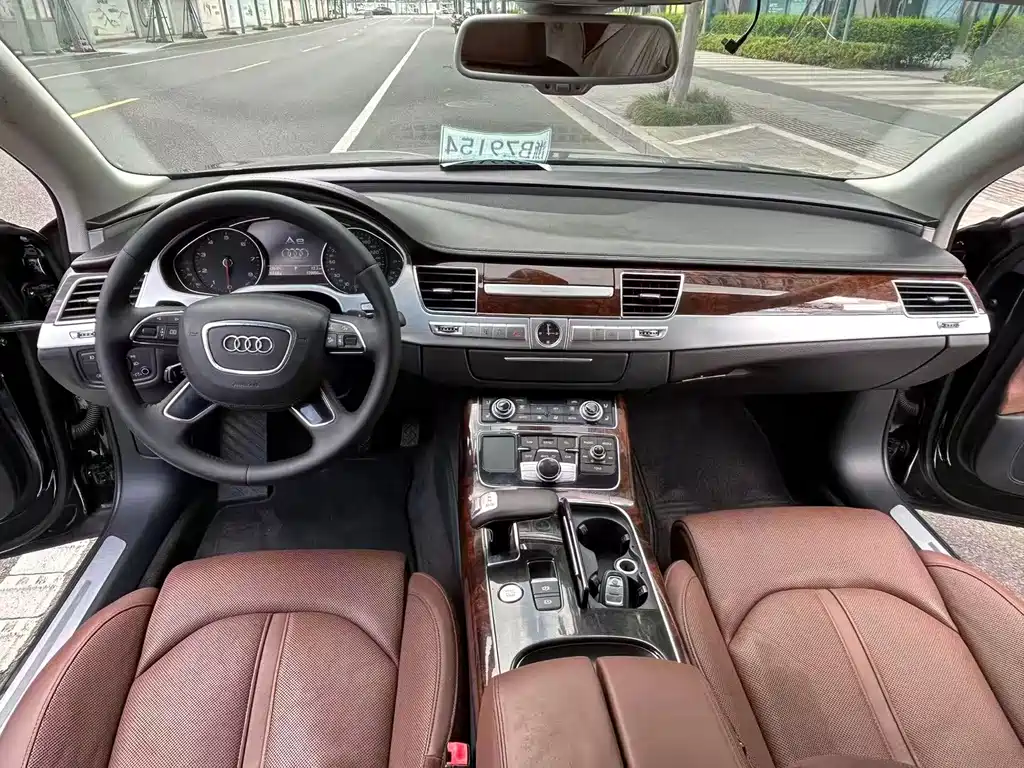 Audi A8 — миниатюра 5