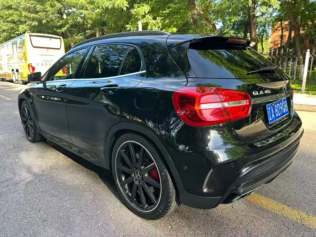 Mercedes-Benz GLA AMG — миниатюра 7