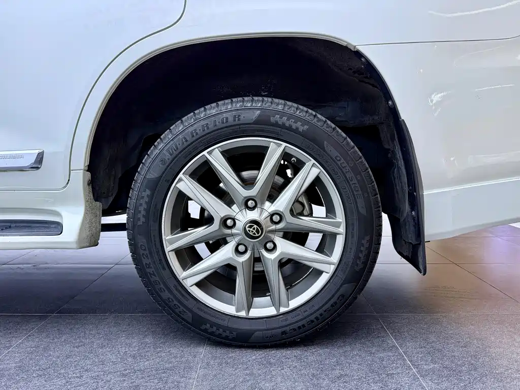 Toyota Land Cruiser — миниатюра 13
