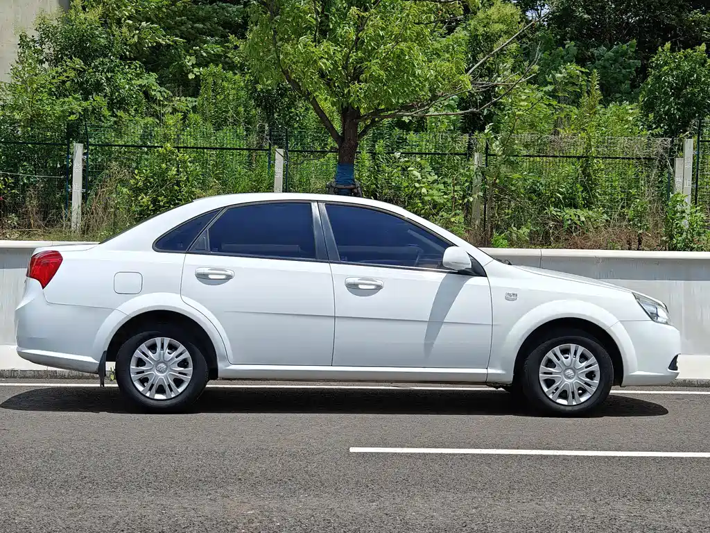 Buick Excelle — миниатюра 7