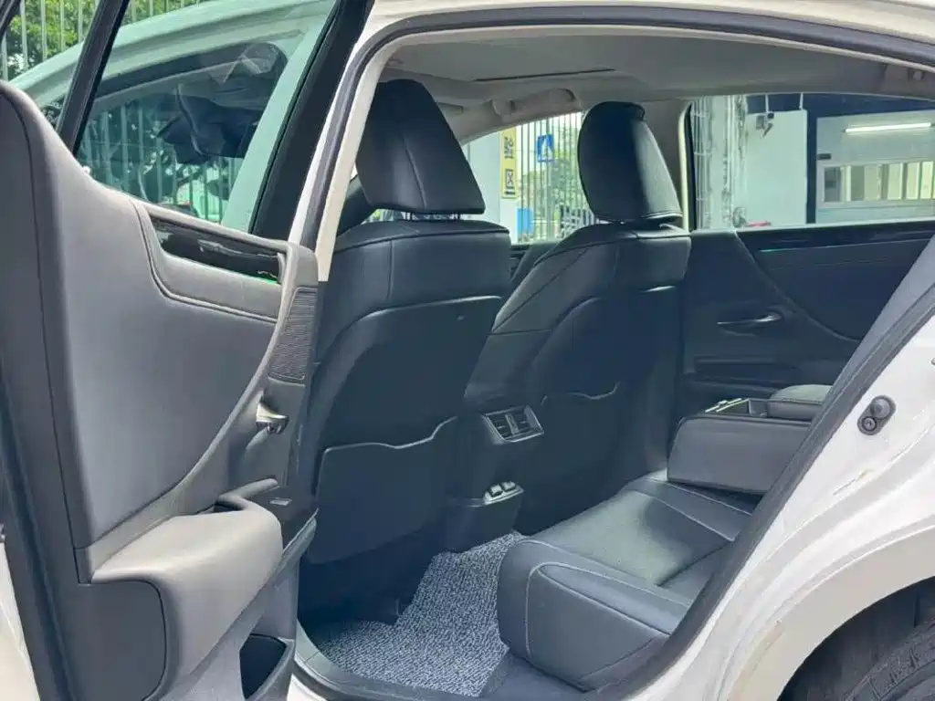 Lexus ES — миниатюра 4