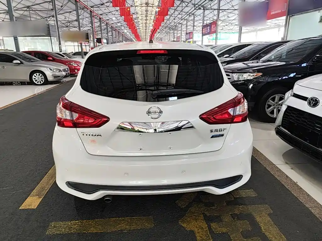 Nissan Tiida — миниатюра 6