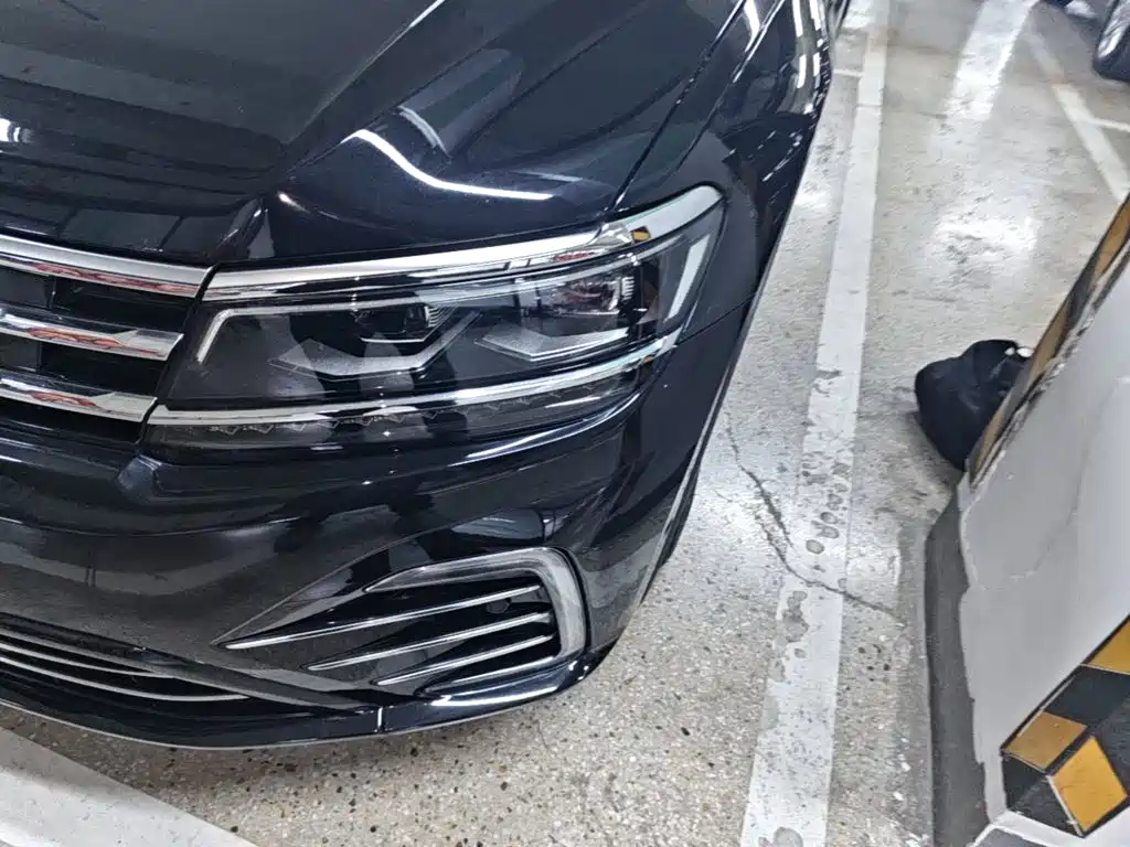 Volkswagen Tiguan L PHEV — миниатюра 24