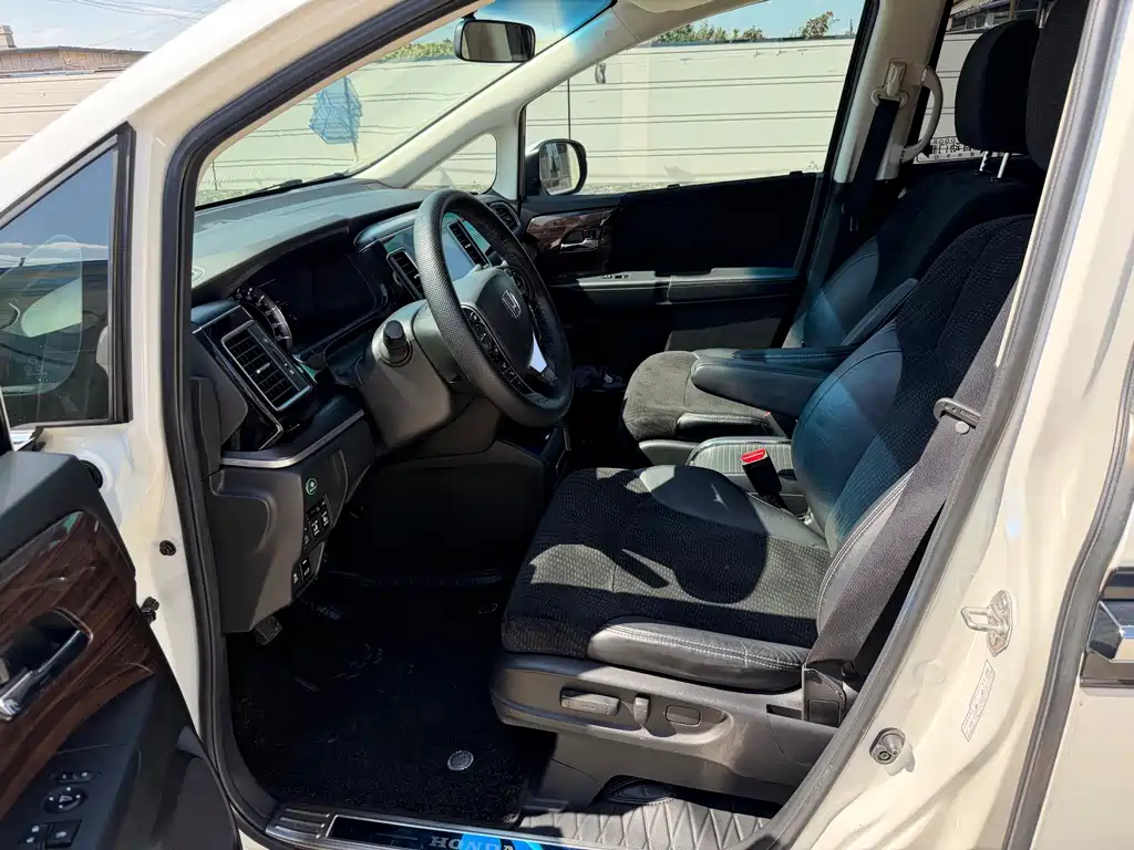 Honda Elysion — миниатюра 7