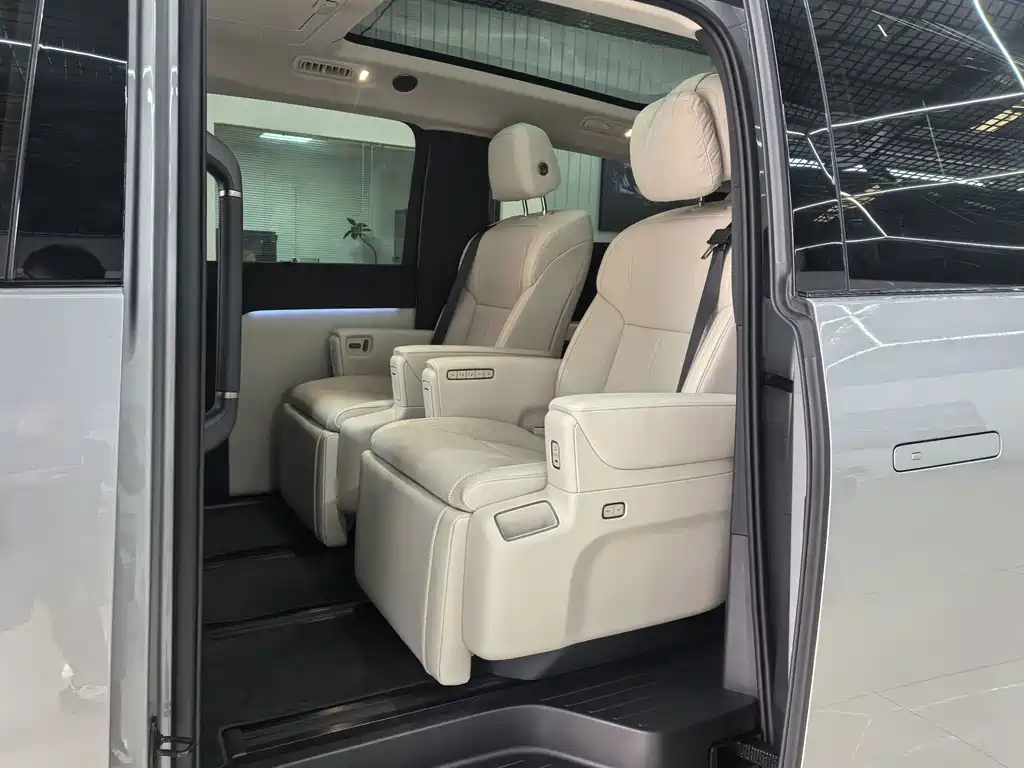 Li Auto Li MEGA — миниатюра 8