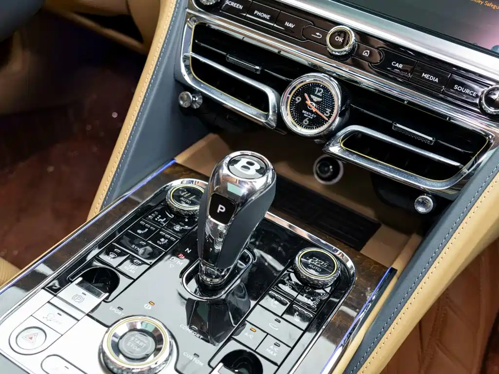 Bentley Flying Spur — миниатюра 20