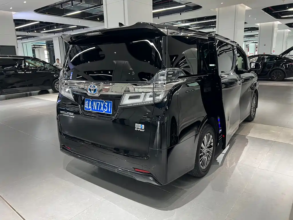 Toyota Vellfire — миниатюра 5