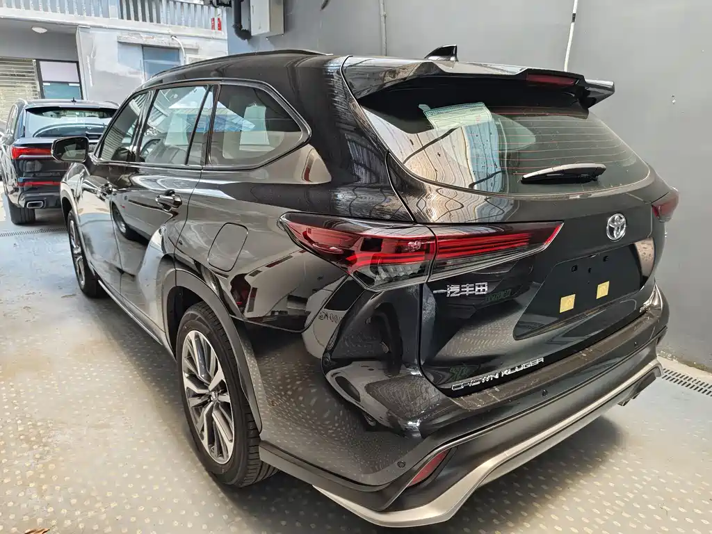 Toyota Crown Kluger 2026 2.5L HEV Luxury
