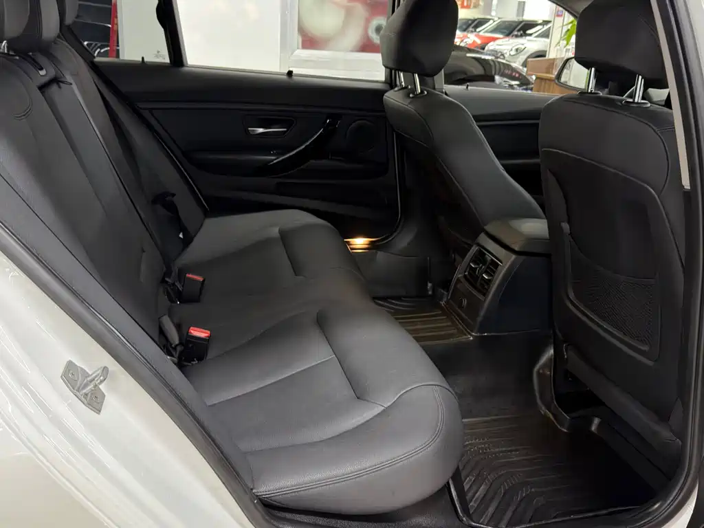 BMW 3 Series — миниатюра 5