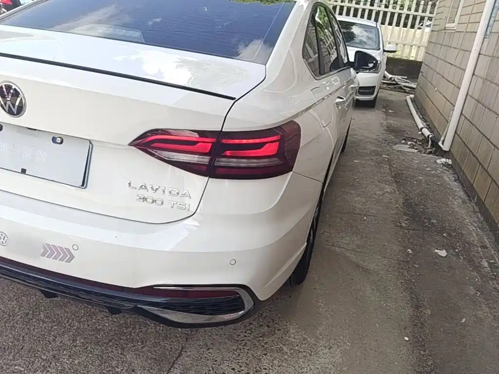 Volkswagen Lavida — миниатюра 8