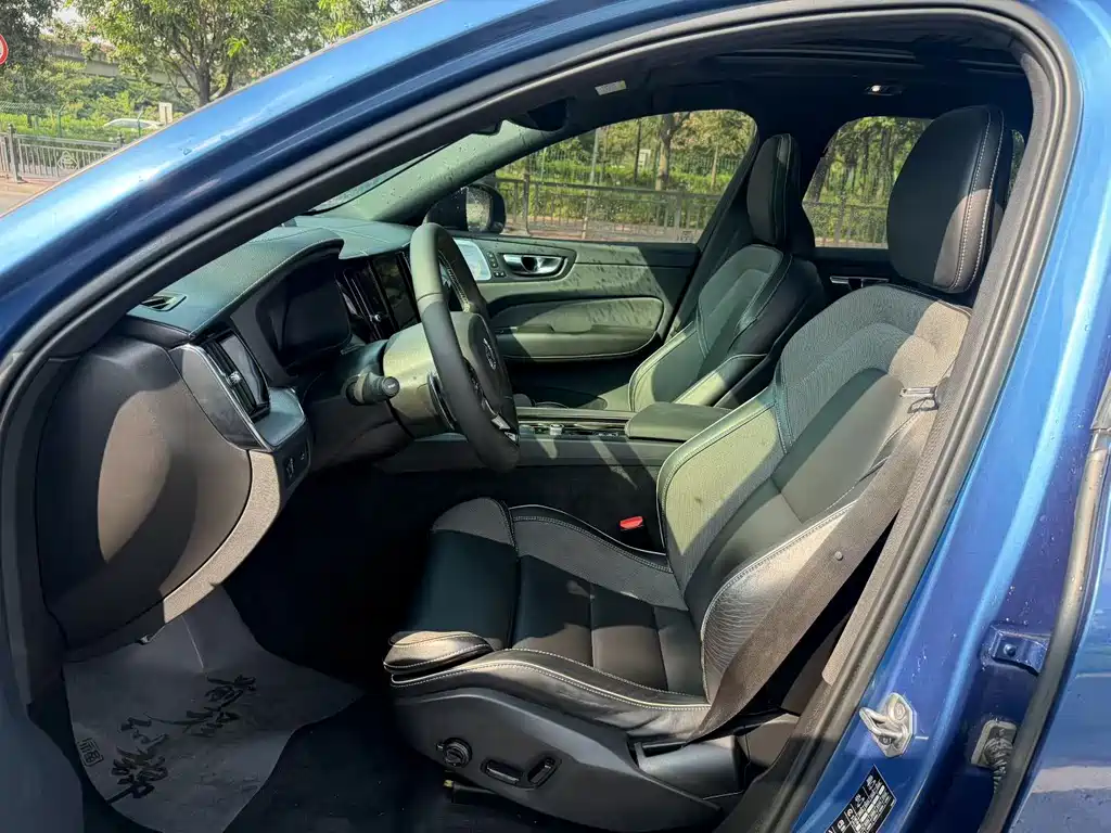 Volvo XC60 — миниатюра 6