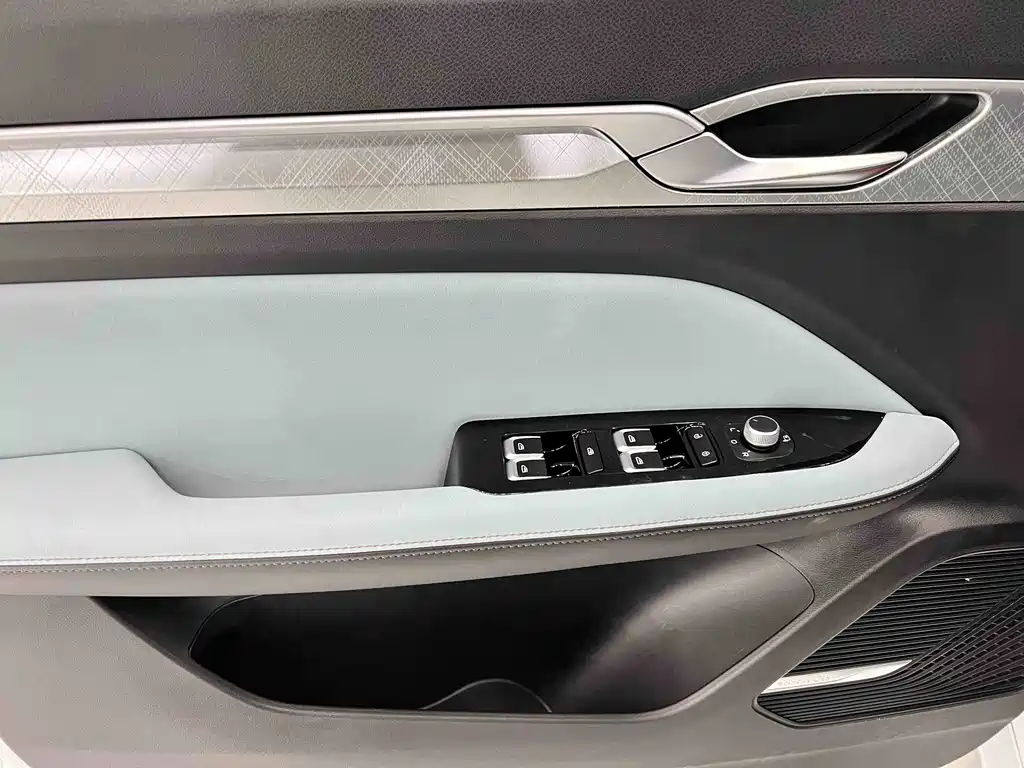 Geely Emgrand L — миниатюра 19