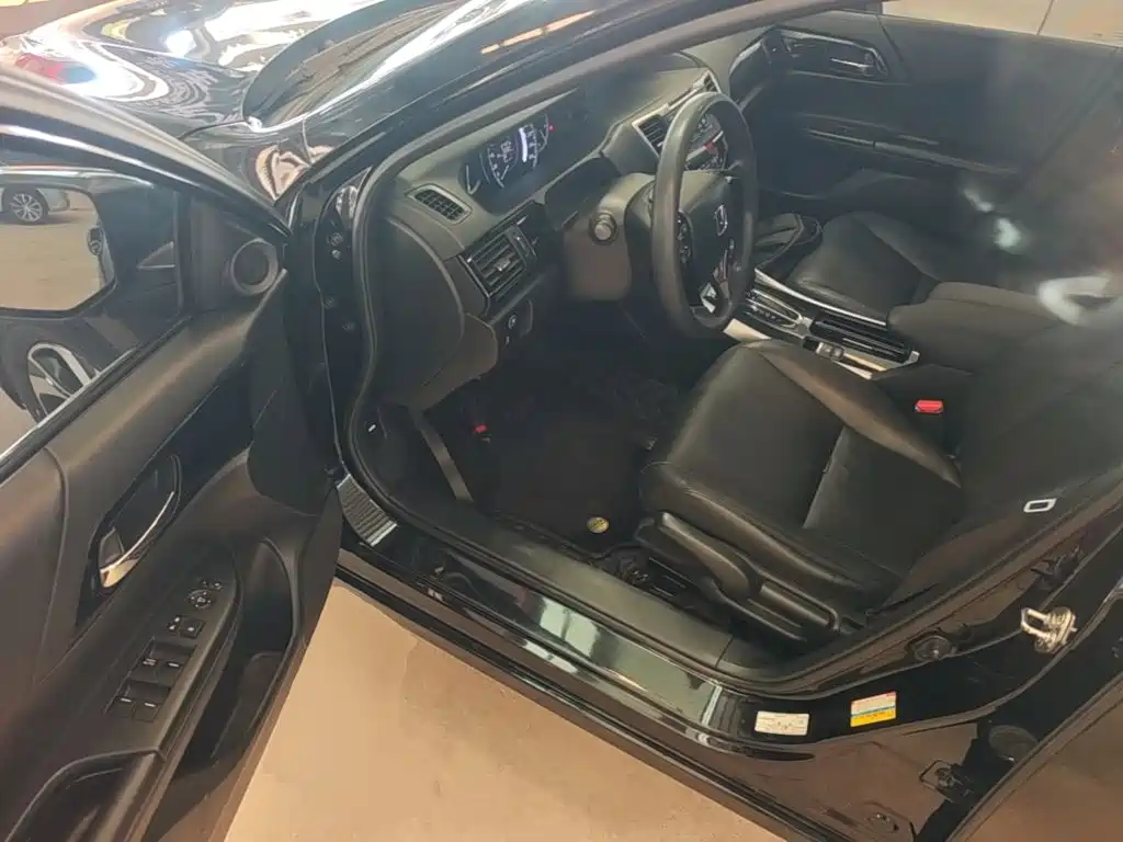 Honda Accord — миниатюра 16