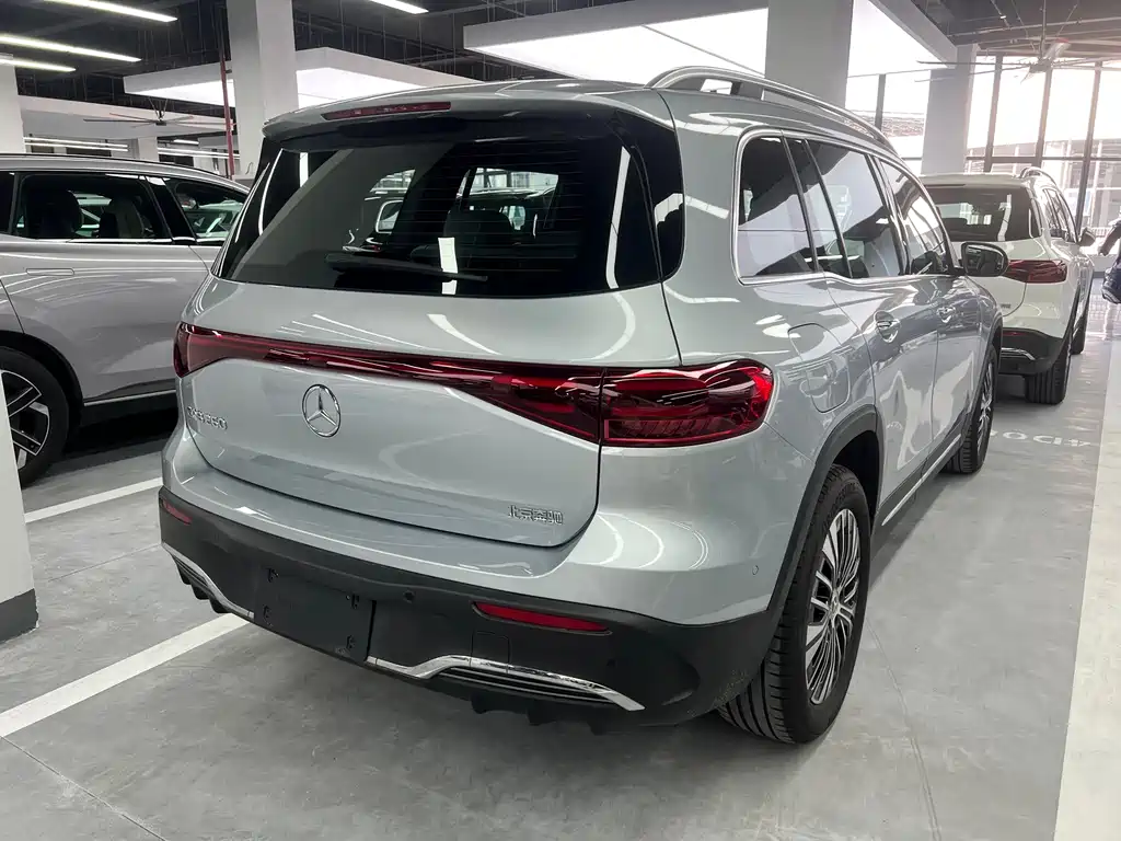 Mercedes-Benz EQB — миниатюра 12