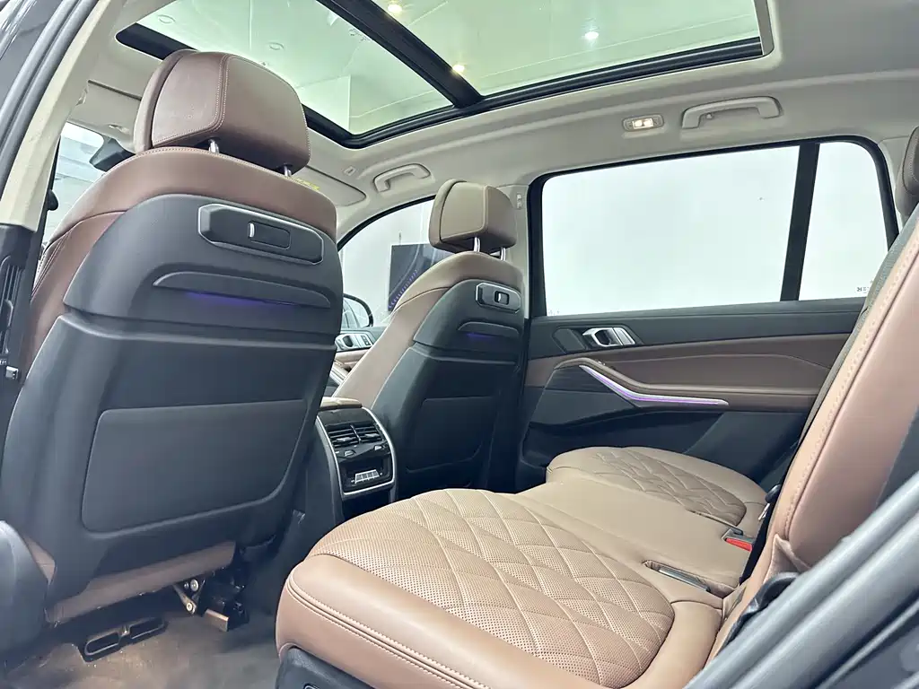 BMW X7 — миниатюра 14