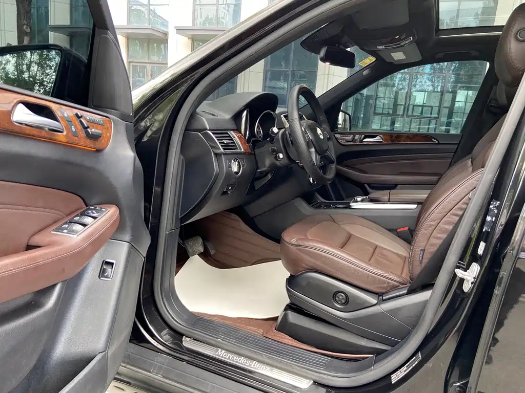 Mercedes-Benz M-Class — миниатюра 9