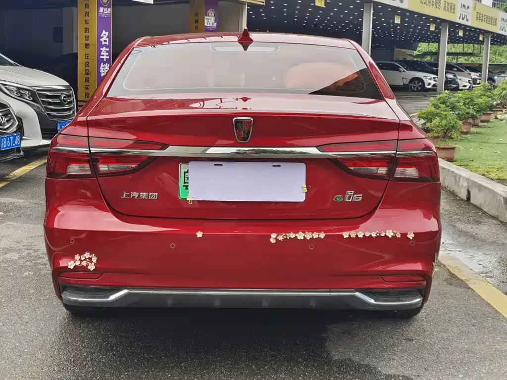 Roewe i6 New Energy — миниатюра 9
