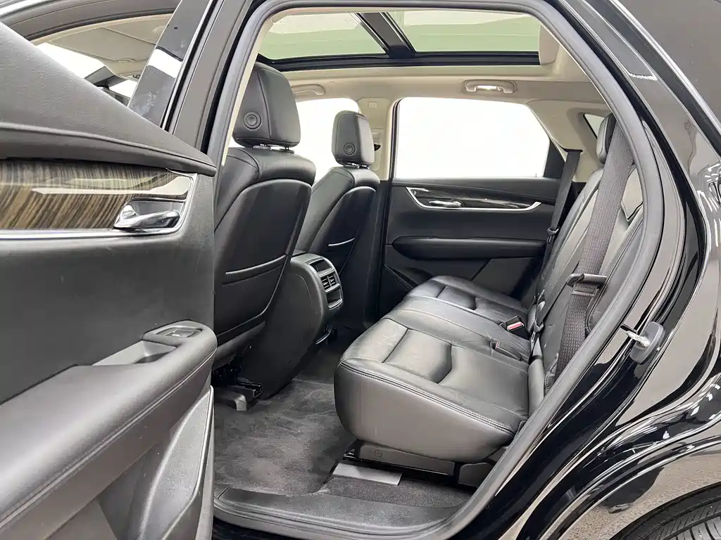 Cadillac XT5 — миниатюра 7