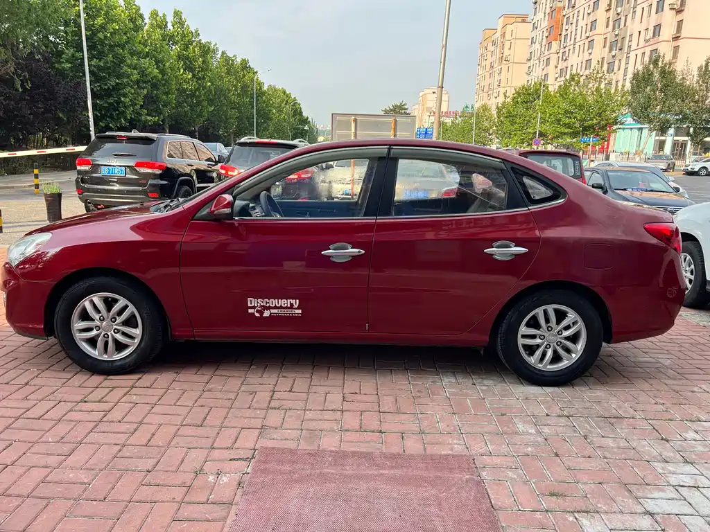 Hyundai Elantra 2011 1.6L AT Luxury